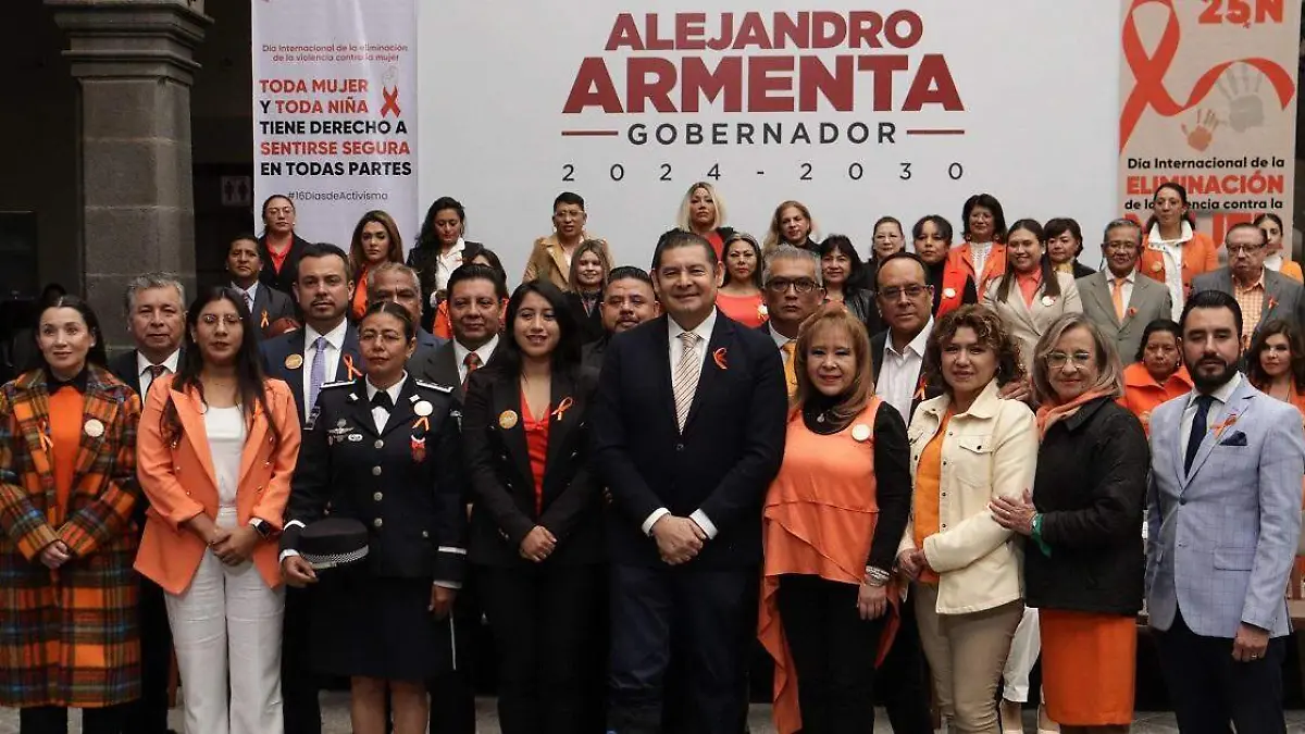 Anuncia Alejandro Armenta a sus coordinadores de Comunicación y de Gabinete p